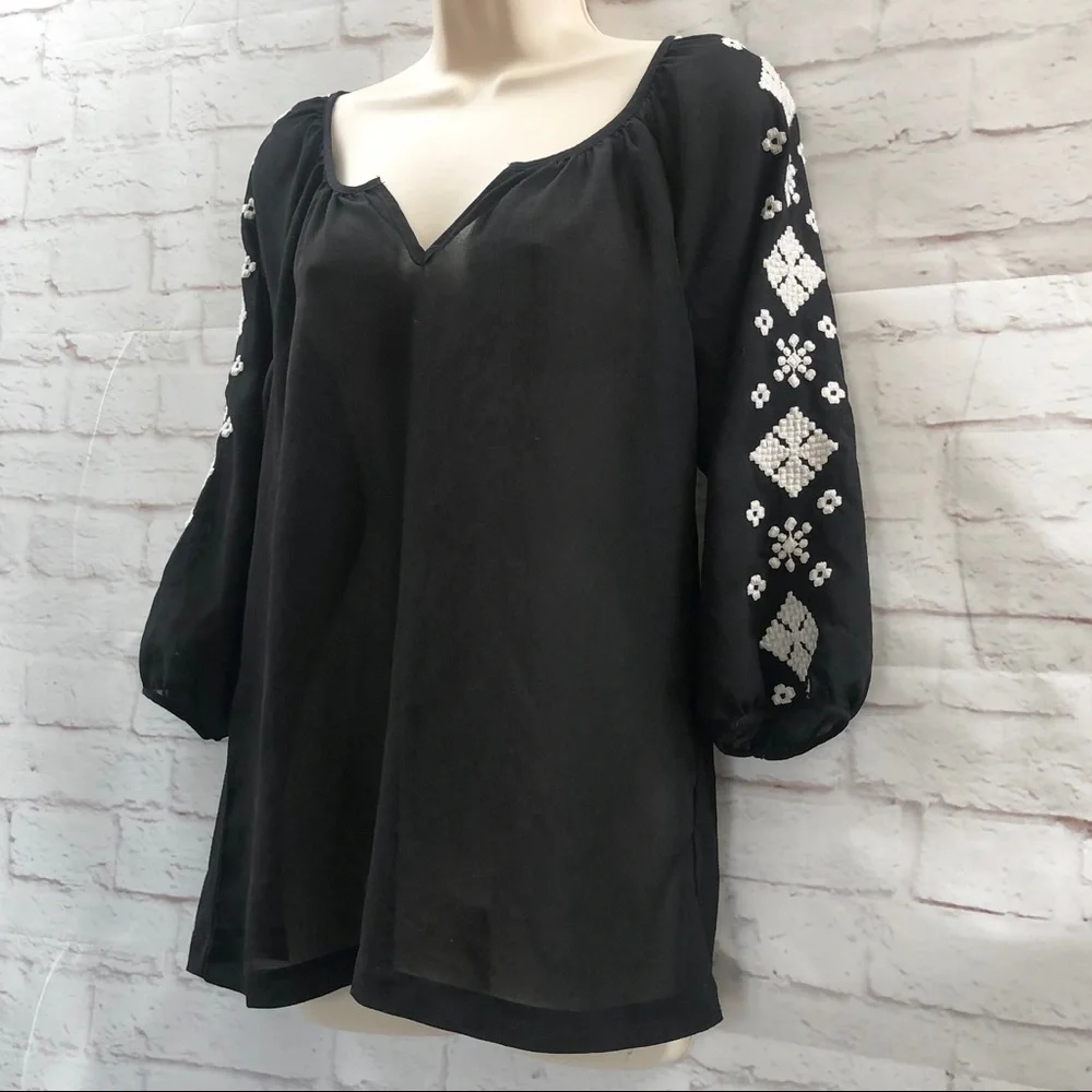 Old Navy Southwestern Embroidered Puff Sleeve Peasant Top Black Top S Bohemian